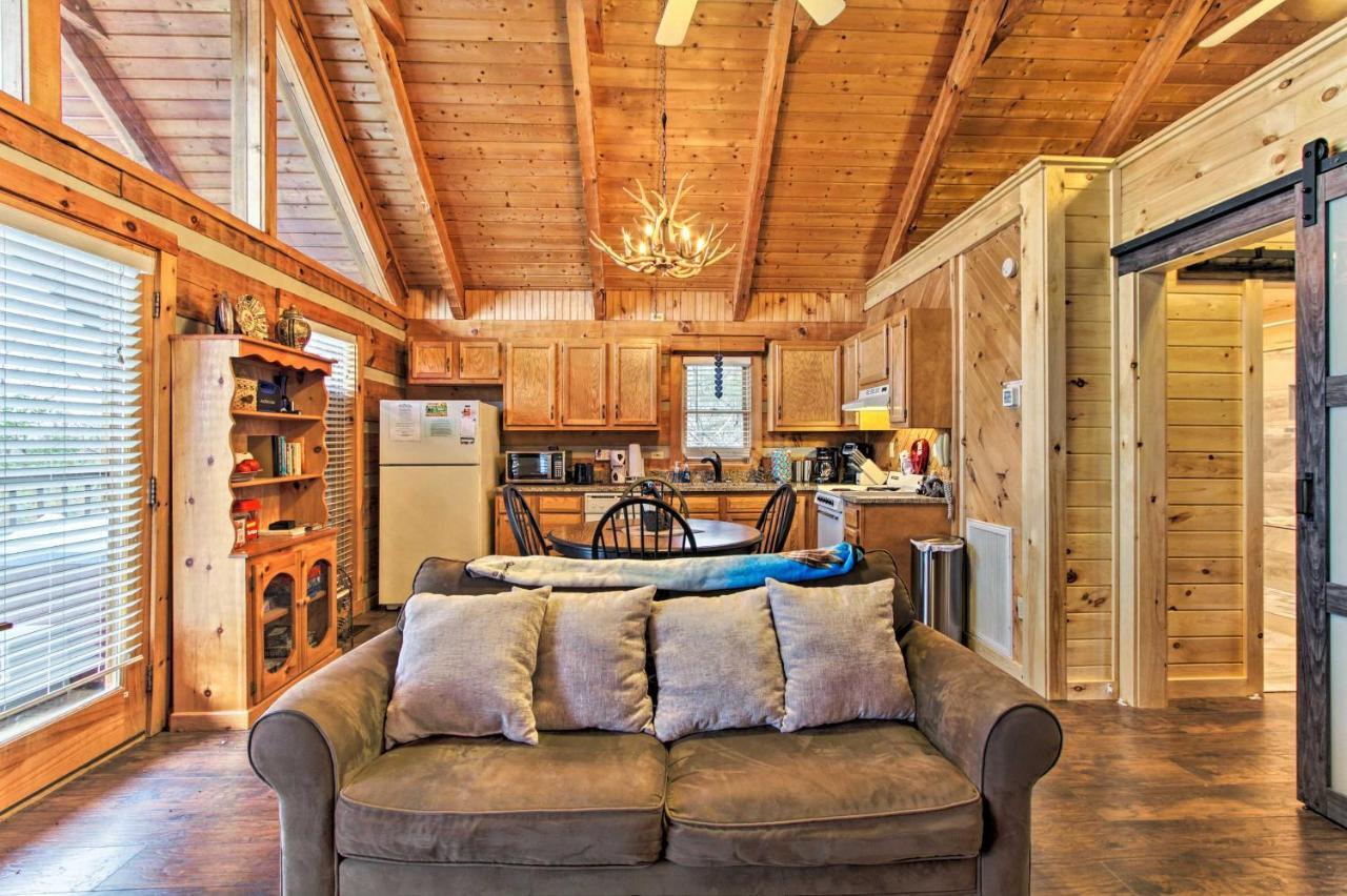 Sevierville Cabin With Private Hot Tub And Fireplace! Εξωτερικό φωτογραφία